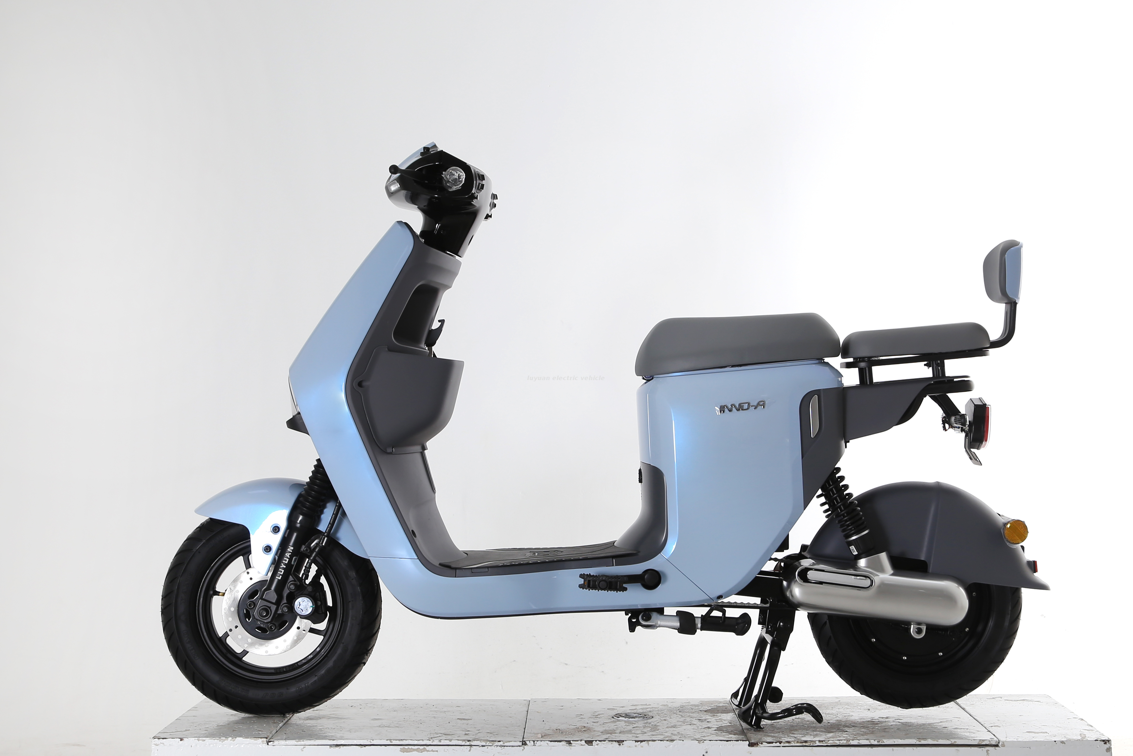 Long Distance Travel 25km/h Electric Mobility Scooter ZTT